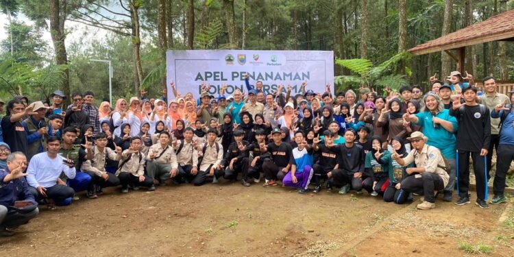 Peringatan HMPI, PLTU Batang Dukung Penanaman 500 Pohon di Desa Tombo