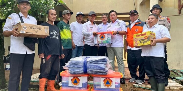 Lima Rumah Warga Rusak, BPBD dan PMI Batang Salurkan Bantuan Rp15 Juta dan Peralatan