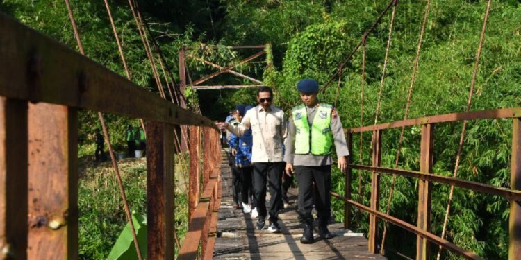 Gerak Cepat Wabup Batang, Jembatan Gantung Si Guo Siwatu Diperbaiki