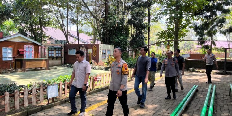 Kapolres Batang Pantau Keamanan Objek Wisata Selama Libur Natal dan Tahun Baru