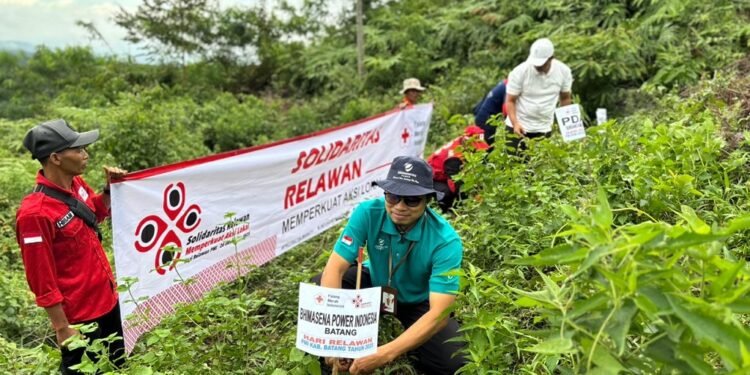 Peringati Hari Relawan, PMI Batang Lakukan Aksi Lingkungan dan Simulasi Kebencanaan