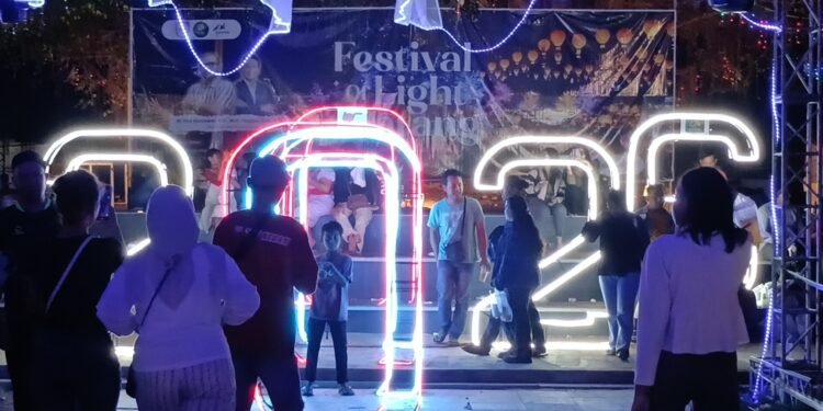 Festival Lampu Menyemarakkan Malam Pergantian Tahun di Batang
