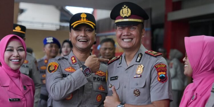 Polres Batang Naikkan Pangkat 50 Personel, Sekaligus Gelar Wisuda Purna Bakti