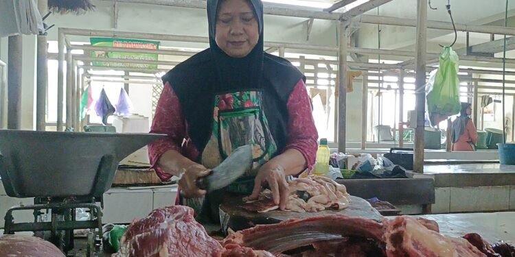 Tak Perlu Cemas, Harga Daging di Batang Stabil