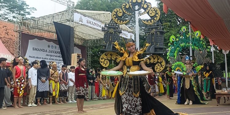 Perkuat Budaya Jawa, Pelajar Batang Tampilkan Javanese Festival