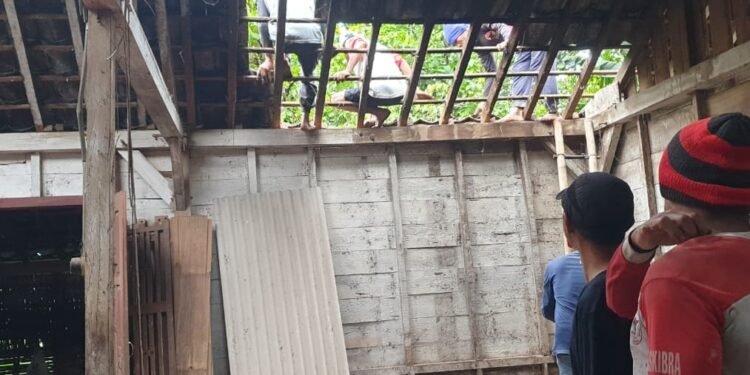 Petir Menggelegar di Subah, Rumah Warga Porak-poranda dalam Sekejap