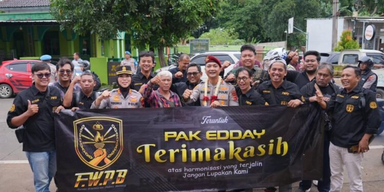 Forum Wartawan Iringi Pelepasan AKBP Edi Rahmat Mulyana dari Polres Batang