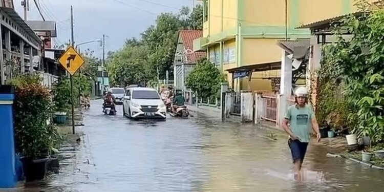 Hujan Deras Picu Longsor dan Banjir di Batang, Ribuan Warga Terdampak