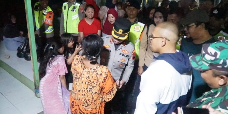 Banjir Rendam Sejumlah Wilayah, Pemkab dan Polres Batang Dirikan Dapur Umum