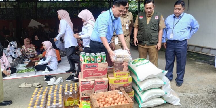 Ringankan Terdampak Banjir, Bank Jateng Batang Salurkan Logistik