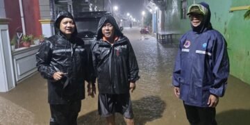 Wabup Batang Tinjau Banjir dan Evakuasi Lansia di Klidang Lor