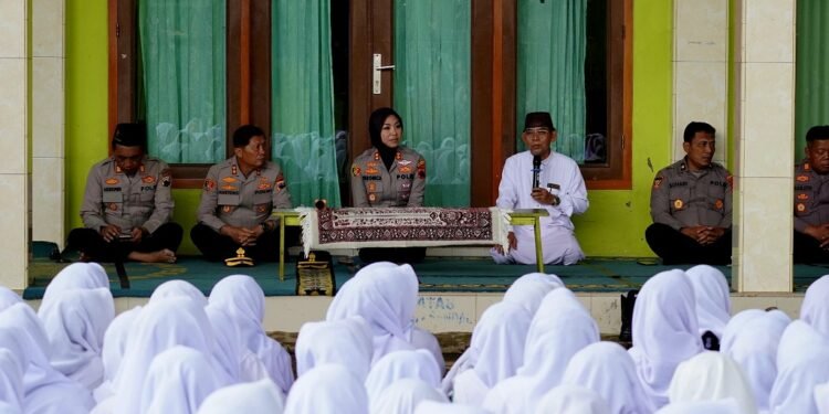 Jalin Silaturahmi, Kapolres Batang Sambangi Pondok Pesantren