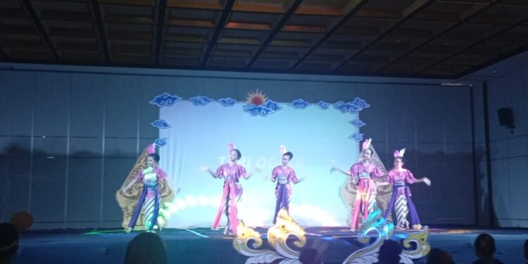 Disdikbud Batang Lestarikan Budaya Lewat Tari dan Wayang “Gema Rimba Segara”