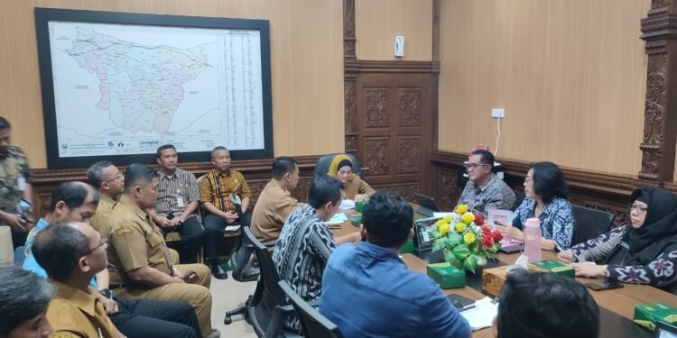 Tak Hanya Lumpur, Bangkai Kapal di Sungai Sambong Bakal Ditertibkan Tim Gabungan