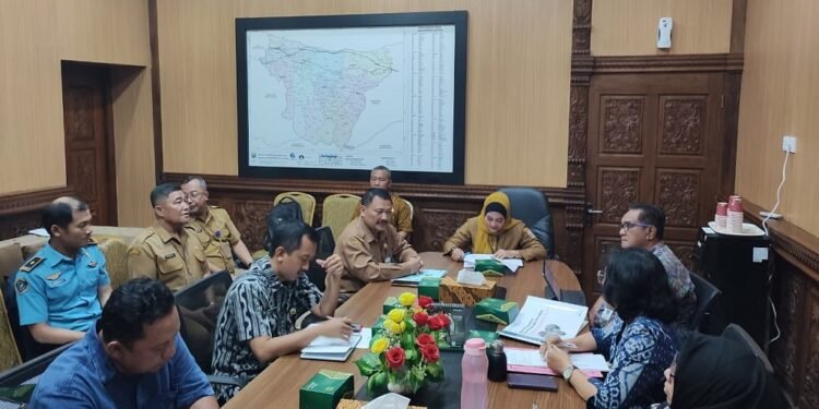 Tak Hanya Lumpur, Bangkai Kapal di Sungai Sambong Bakal Ditertibkan Tim Gabungan