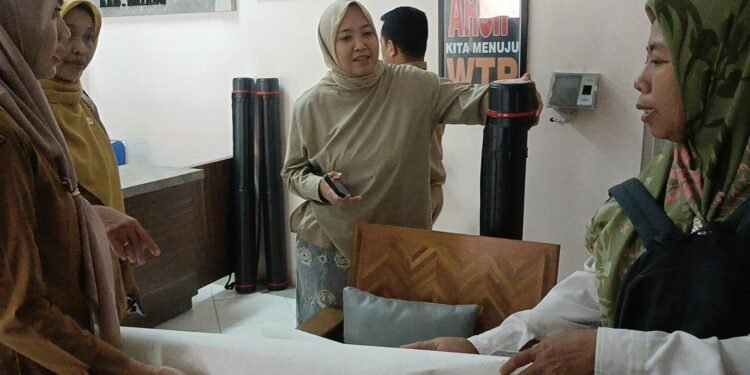 Dekranasda Batang Pastikan Motif Batik Rifa’iyah Terjaga Keasliannya