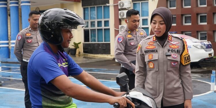 Cegah Calo, Kapolres Batang Terapkan Sistem Pelayanan SIM Satu Pintu