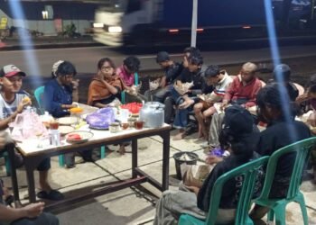 Semarak Takjil YBPI Hari ke-2 Layani Musafir dan Rombongan Anak Pang