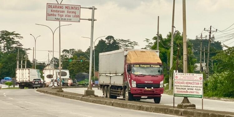 Warga Batang Dukung Penuh Pembatasan Truk Sumbu 3 Secara Konsisten
