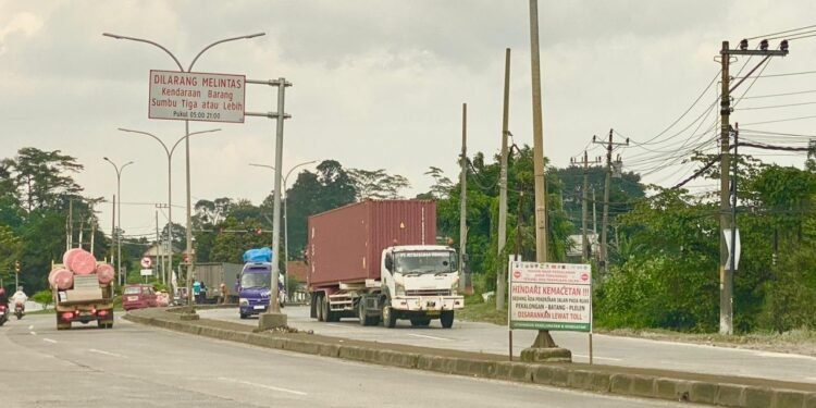 Warga Batang Dukung Penuh Pembatasan Truk Sumbu 3 Secara Konsisten