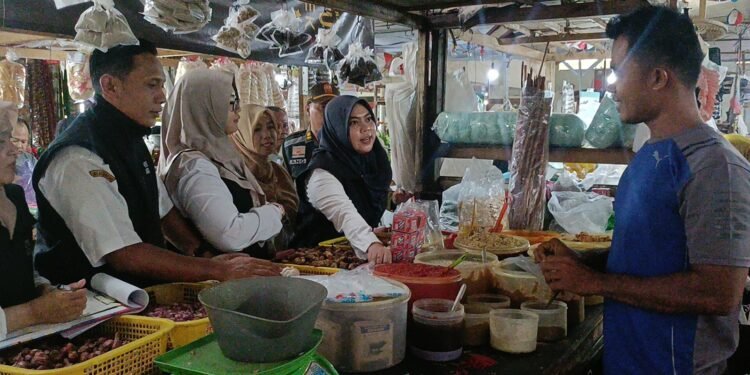 Dinkes Batang Kerahkan Petugas Labkesda Cek Pangan Berpengawet