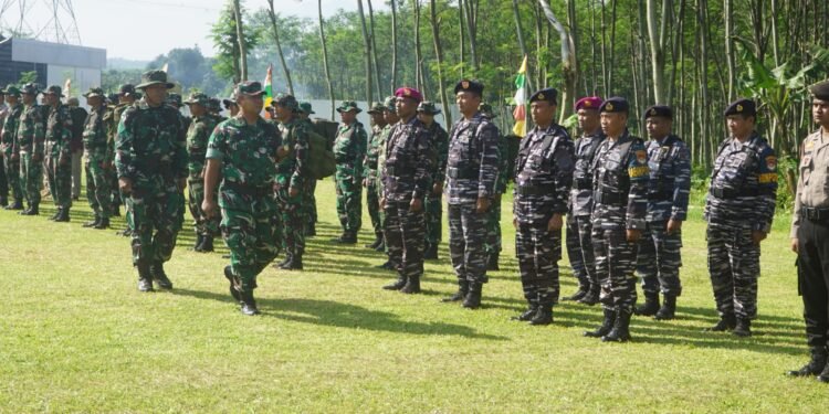 Resmi Ditutup Dandim, Wabup Batang Berharap Masyarakat Merasakan Manfaat Hasil Program TMMD