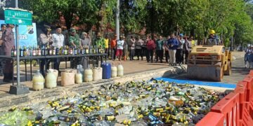 Operasi Pekat Candi: Polres Batang Sita 13 Ribu Miras dan 30 Kg Bahan Petasan