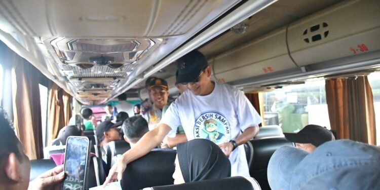 Wakil Bupati Batang Lepas Ratusan Pemudik Batang dari Jakarta