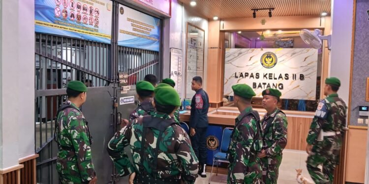 Kodim 0736/Batang Laksanakan Patroli ke Lapas Kelas IIB, Pastikan Keamanan Hari Raya Idul Fitri