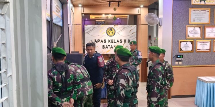 Kodim 0736/Batang Laksanakan Patroli ke Lapas Kelas IIB, Pastikan Keamanan Hari Raya Idul Fitri