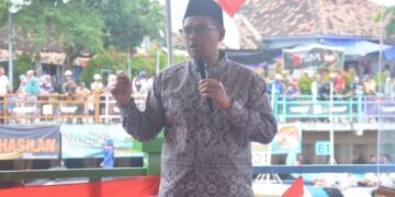 Berikan 2 Perahu, Pemkab Batang Dorong Lomba Dayung Klidang Lor Masuk Event Nasional