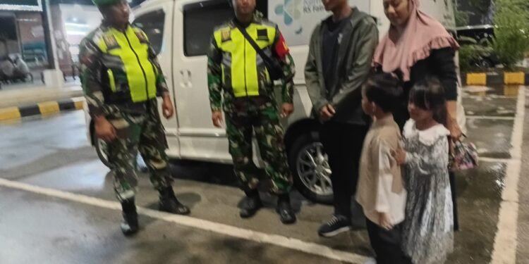 Babinsa Patroli Keamanan di Rest area