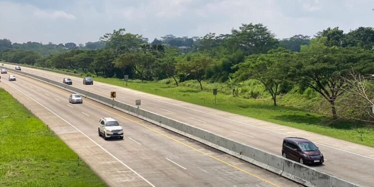 Arus Balik Melejit, Volume Kendaraan di Tol Batang–Semarang Naik 186 Persen