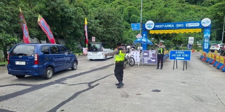 Arus Balik Melonjak, Lalu Lintas di Rest Area 360 Batang Tetap Lancar