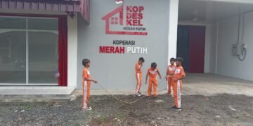 Halaman Koprasi Merah Putih di Manfaatkan Anak SD Untuk Olah Raga Dan Bermain