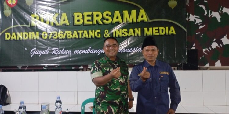 Dandim 0736/Batang Letkol Inf Andhika Baroto Chrishastantyo Berbagi Informasi untuk Radio Prima 95.8 FM Indramayu