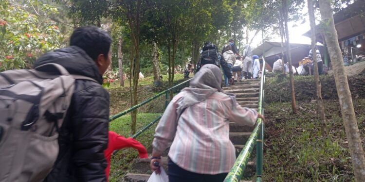 Libur Pasca Lebaran, Wisata Alam Capolaga Subang Diserbu Ribuan Pengunjung