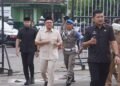Jalan Kaki ke Kantor, Bupati Batang Langsung Berikan Contoh Untuk Hemat Energi