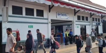Hari Terakhir Libur Lebaran, Arus Balik di Stasiun Batang Masih “Seksi”