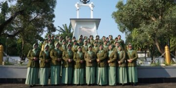 Peringati HUT Persit ke-80, Persit Kartika Candra Kirana Cabang XXIV Kodim 0736/Batng Gelar Ziarah Penuh Khidmat