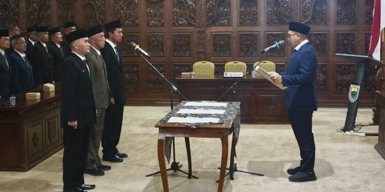 Isi Pejabat Tinggi, Bupati Batang Lantik 3 Pejabat, Dengan Tekankan Integritas dan Kinerja