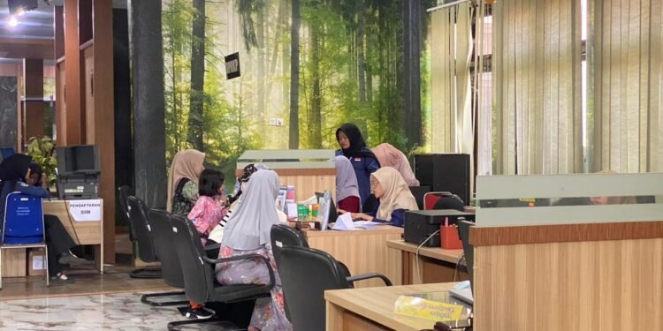 Disnaker Batang Dorong Pendaftaran Online AK1