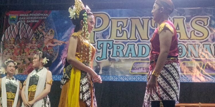 Tampilkan Rara Mendut, Pelajar SMPN 4 Batang Makin Berkarakter