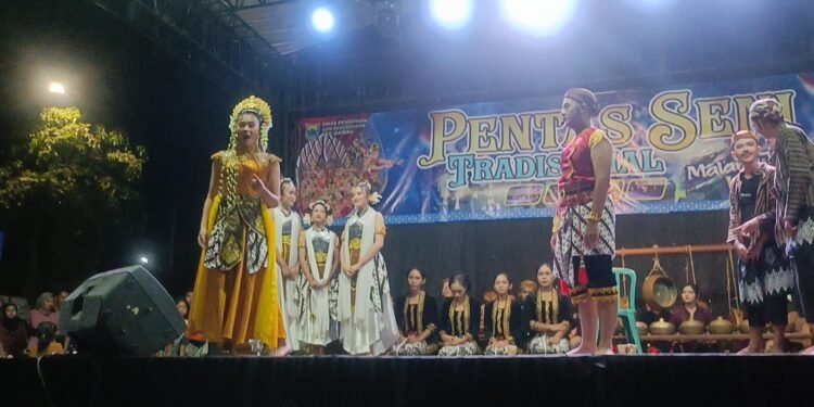 Tampilkan Rara Mendut, Pelajar SMPN 4 Batang Makin Berkarakter