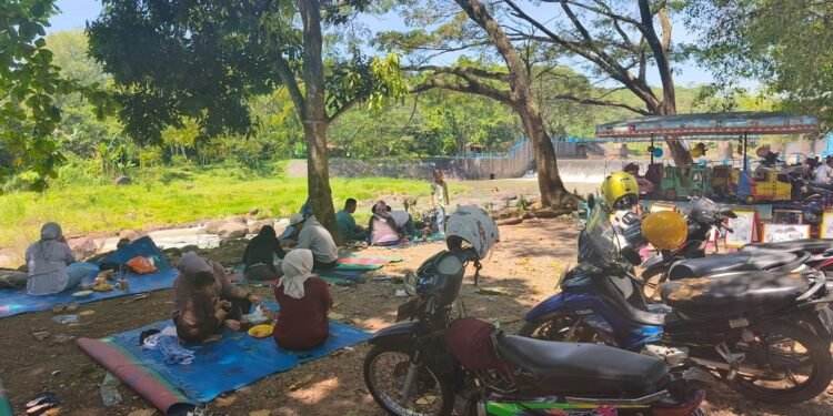 Pesona Murah Meriah Bendungan Kedungdowo Kramat Batang