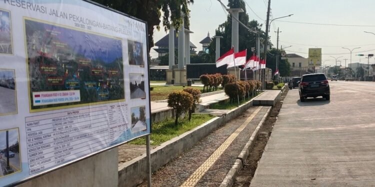 Ruas Sambong Mulai Dibeton, Jalan Pekalongan–Batang–Plelen Makin Mulus
