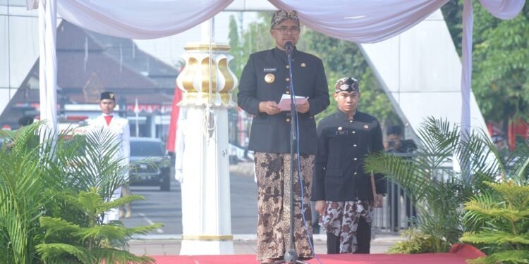 Upacara HUT Ke-60 Batang, Bupati Ajak Warga Perkuat Semangat Cinta Daerah
