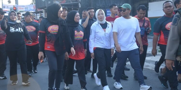 8.000 Warga Meriahkan Fun Walk HUT Ke-60 Kabupaten Batang