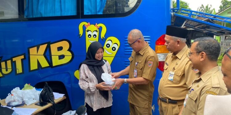 Layanan KB Implan Gratis Hadir di Anjangsana HUT Ke-60 Batang, Sasar Ibu Usia Subur