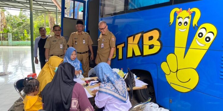 Layanan KB Implan Gratis Hadir di Anjangsana HUT Ke-60 Batang, Sasar Ibu Usia Subur